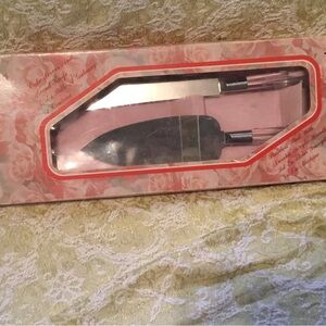 Elegant Cake Server Set with Stainless Steel Blade